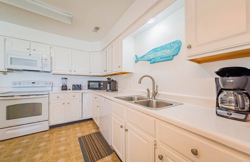 Corolla House | C5112 A Beach Ball. Semi-Oceanfront, Community Pool, Hot Tub, Pets OK!
