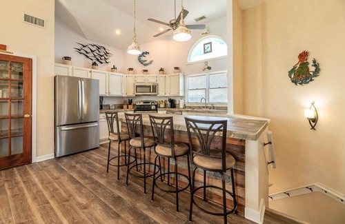Ocean Sands House | C7729 Beach Dreams. 3 Large Masters, BIG Pool/Hot Tub, Pets OK!
