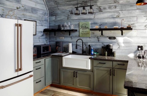 Dobson Cabin | Cabin ∙ 1 bedroom ∙ 2 guests