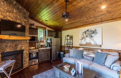 Banner Elk Cabin | Cabin ∙ 1 bedroom ∙ 2 guests