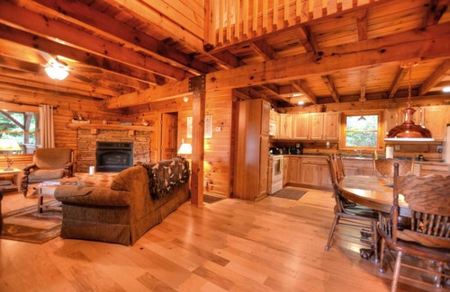 Alarka Cabin | Cabin ∙ 2 bedrooms ∙ 4 guests