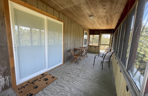 Avon Cottage | Cabin ∙ 2 bedrooms ∙ 4 guests