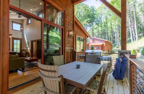 Banner Elk Cabin | Cabin ∙ 2 bedrooms ∙ 4 guests