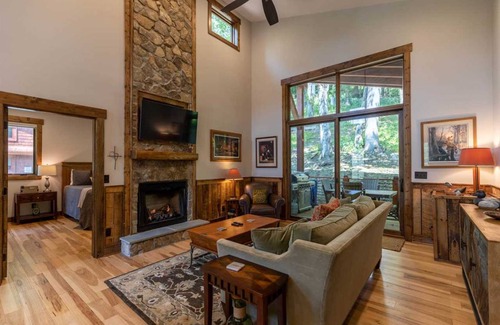 Banner Elk Cabin | Cabin ∙ 2 bedrooms ∙ 4 guests