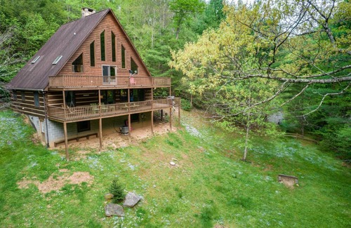 Fleetwood Cabin | Cabin ∙ 2 bedrooms ∙ 8 guests