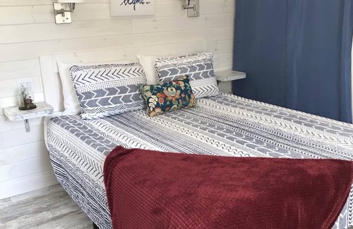 Steele Creek Cabin | Cabin ∙ 2 guests