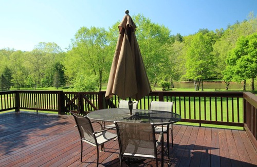 Grassy Creek Cottage | Cabin ∙ 3 bedrooms ∙ 6 guests