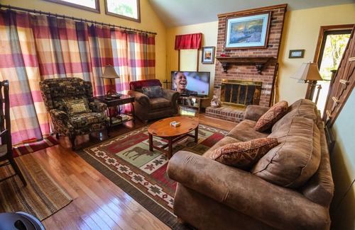 Grassy Creek Cottage | Cabin ∙ 3 bedrooms ∙ 6 guests