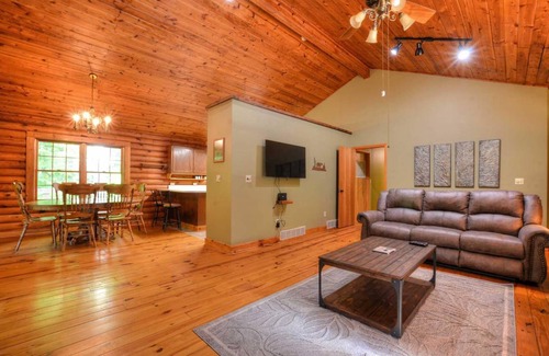 Whittier Cabin | Cabin ∙ 3 bedrooms ∙ 7 guests