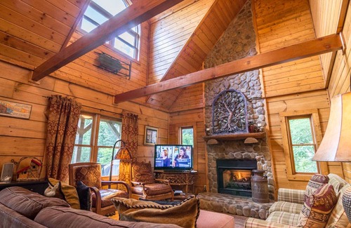 Boone Cabin | Cabin ∙ 4 bedrooms ∙ 9 guests
