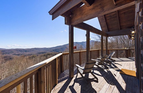 Seven Devils Cabin | Cabin ∙ 4 bedrooms ∙ 13 guests
