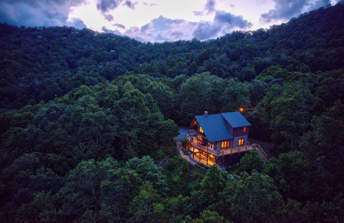 Seven Devils Cabin | Cabin ∙ 4 bedrooms ∙ 10 guests