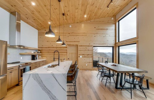 Bryson City Cabin | Cabin ∙ 4 bedrooms ∙ 6 guests