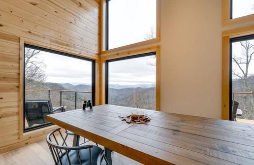 Bryson City Cabin | Cabin ∙ 4 bedrooms ∙ 6 guests