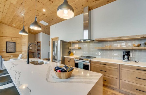 Bryson City Cabin | Cabin ∙ 4 bedrooms ∙ 6 guests