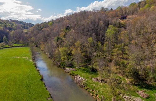 Boone Cabin | Cabin ∙ 4 bedrooms ∙ 13 guests