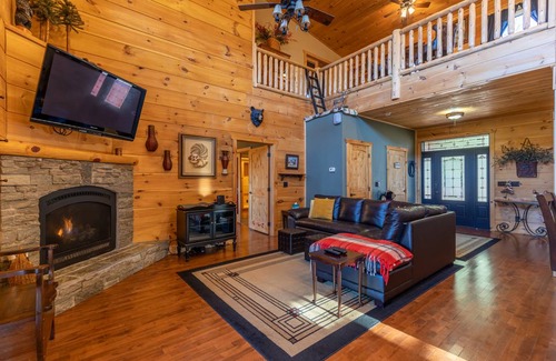 Frank Cabin | Cabin ∙ 4 bedrooms ∙ 8 guests