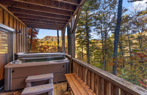 Linville Falls Cabin | Cabin ∙ 5 bedrooms ∙ 14 guests