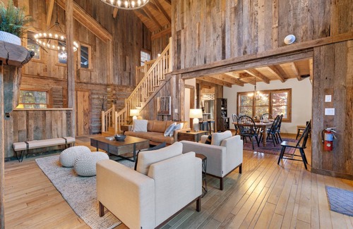 Linville Falls Cabin | Cabin ∙ 5 bedrooms ∙ 14 guests