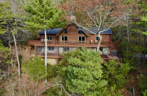 Apple Ridge Cabin | Cabin ∙ 5 bedrooms ∙ 10 guests