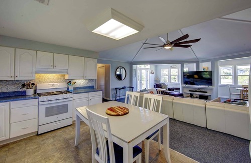 Sunset Village House | Canal Front 3 Bedroom Home/Newly Renovated