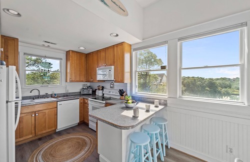 Brigands' Bay House | Canal Front, Dog Friendly, Dock & Hot Tub