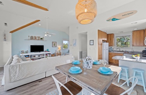 Brigands' Bay House | Canal Front, Dog Friendly, Dock & Hot Tub