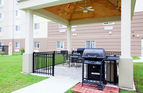 Jacksonville Hotel | Candlewood Suites Jacksonville, an IHG Hotel