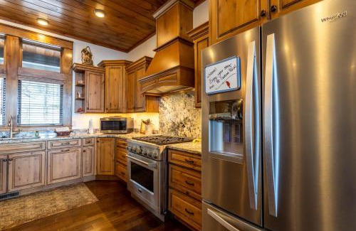 Beech Mountain House | Cardinal Perch