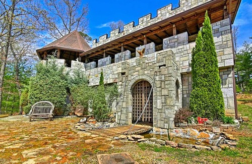 Murphy Other | Castle ∙ 3 bedrooms ∙ 8 guests
