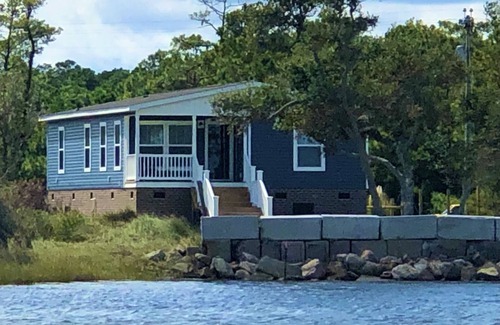 Cedar Island House | Cedar Island Bay ~ Great Sunrises & Water Views ~ Quiet Setting! ~ ADULTS ONLY!