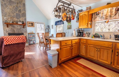 Murphy Other | Charming 2-bedroom, creekside, pet friendly farmhouse in Murphy, NC