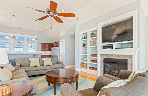 Buxton House | Charming 7-Bedroom Oceanfront + Pets Stay Free!