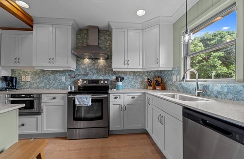 Duck House | Charming Sanderling home featuring stunning ocean views from the top deck