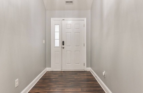 Steele Creek House | Cheerful & Spacious 4bed 3bath Home