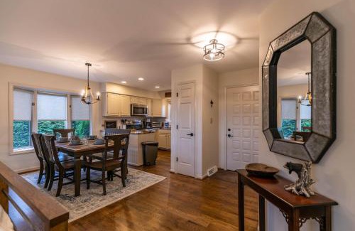 Blowing Rock House | Chetola: Camelia 2