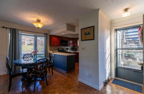 Blowing Rock House | Chetola: Holly 4