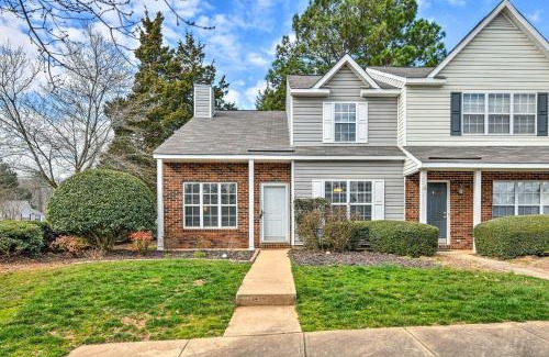 Charlotte House | Chic Charlotte Townhome with Community Pool