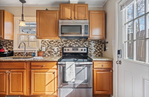 Woodcrest House | Chic Haven, Heart of Raleigh w/Parking