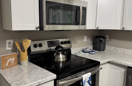Wilmington House | City Charm and Coastal Relaxation in Wilmington. Early Check-In/Late Check-out!