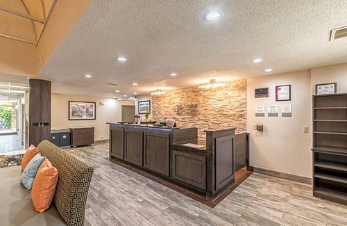 Cornelius Hotel | Clarion Inn & Suites