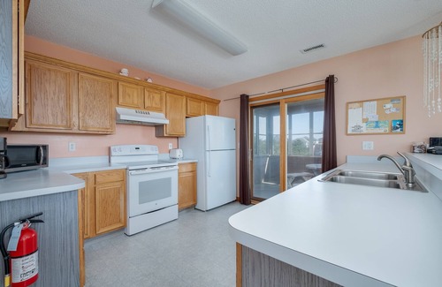 Frisco House | Classic Frisco Beach Box Just Yards Away from the Beach!
