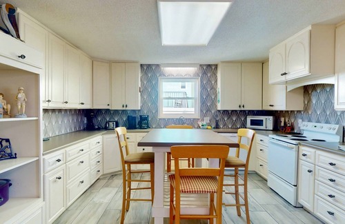 North Carolina Coast House | Classic Oceanfront Cottage w/Private Walkway, 2 Decks, Easy Walk to Carolina Beach Fun