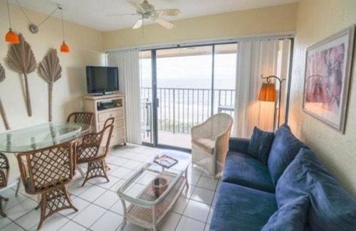 Carolina Beach Apartment | Coastal Cabana - Enjoy the gorgeous oceanfront sunrise from your 4th floor balcony, Walk to the Carolina Beach Boardwalk condo