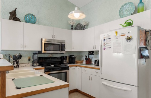Kitty Hawk House | Coastal Jade (Formerly Donedragon): Semi-oceanfront, Shared Pool & Spa