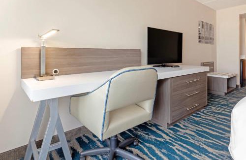 Greenville Hotel | Comfort Inn & Suites Greenville Near Convention Center