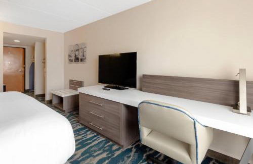 Greenville Hotel | Comfort Inn & Suites Greenville Near Convention Center