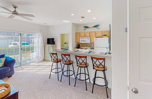 Sea Trail Condo | Comfortable condo with pool & hot tub access, balcony, W/D, & central AC
