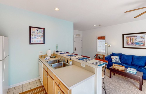 Sea Trail Condo | Comfortable condo with pool & hot tub access, balcony, W/D, & central AC