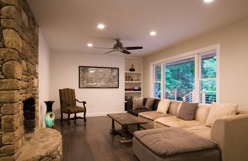 Fairview House | Comfy | Private | Hot Tub | Mountain Oasis | Ultimate TV package